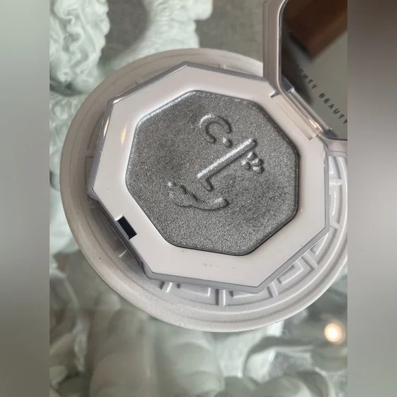 ♓️Fenty Beauty Killawatt highlighter CLF LIMITED EDITION Diamond Ball-Out (8E01) - Picture 7 of 7